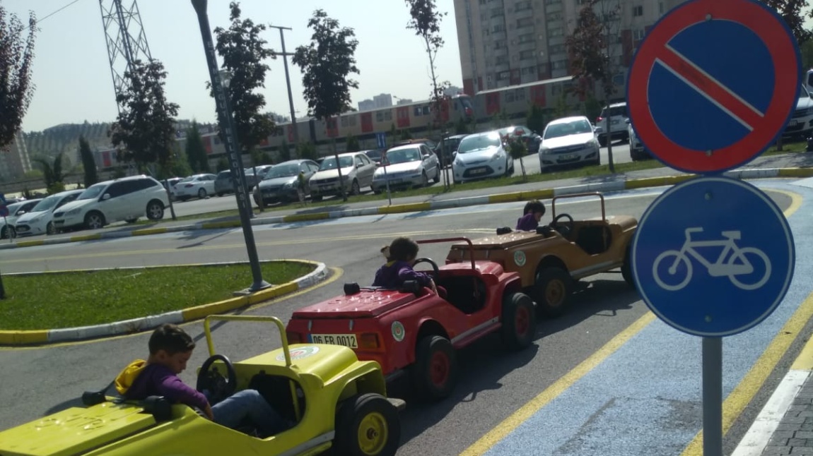 Öğrencilerimizi Etimesgut  Belediye Trafik Eğitim Parkuruna Götürdük...